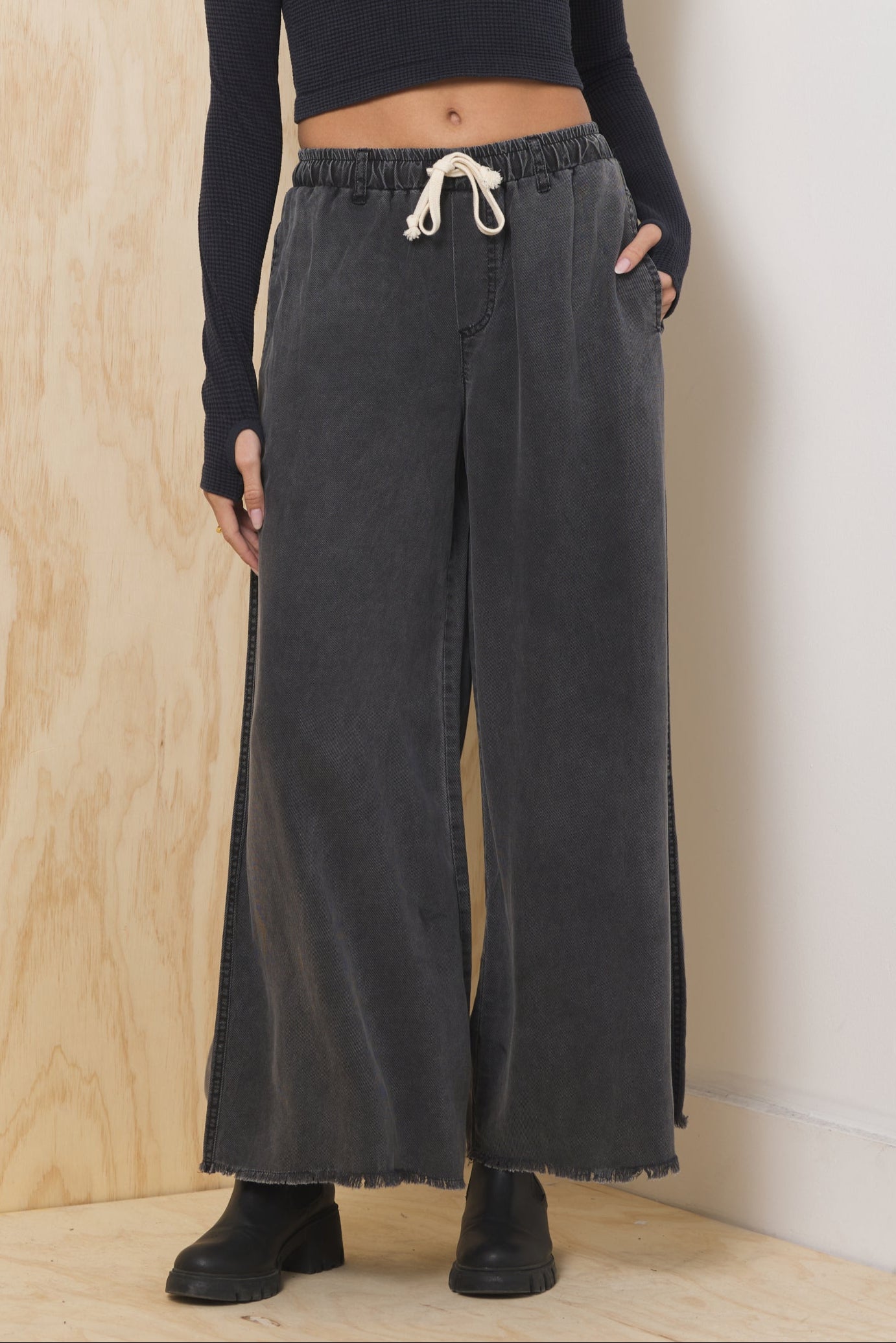 Vintage Havana | Tencel Wide Leg Pant - Charcoal