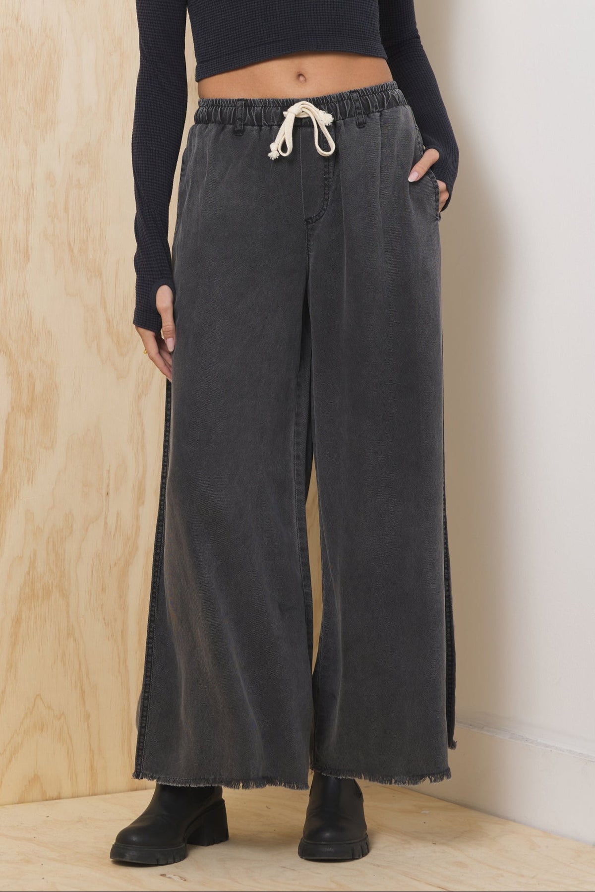 Vintage Havana | Tencel Wide Leg Pant - Charcoal