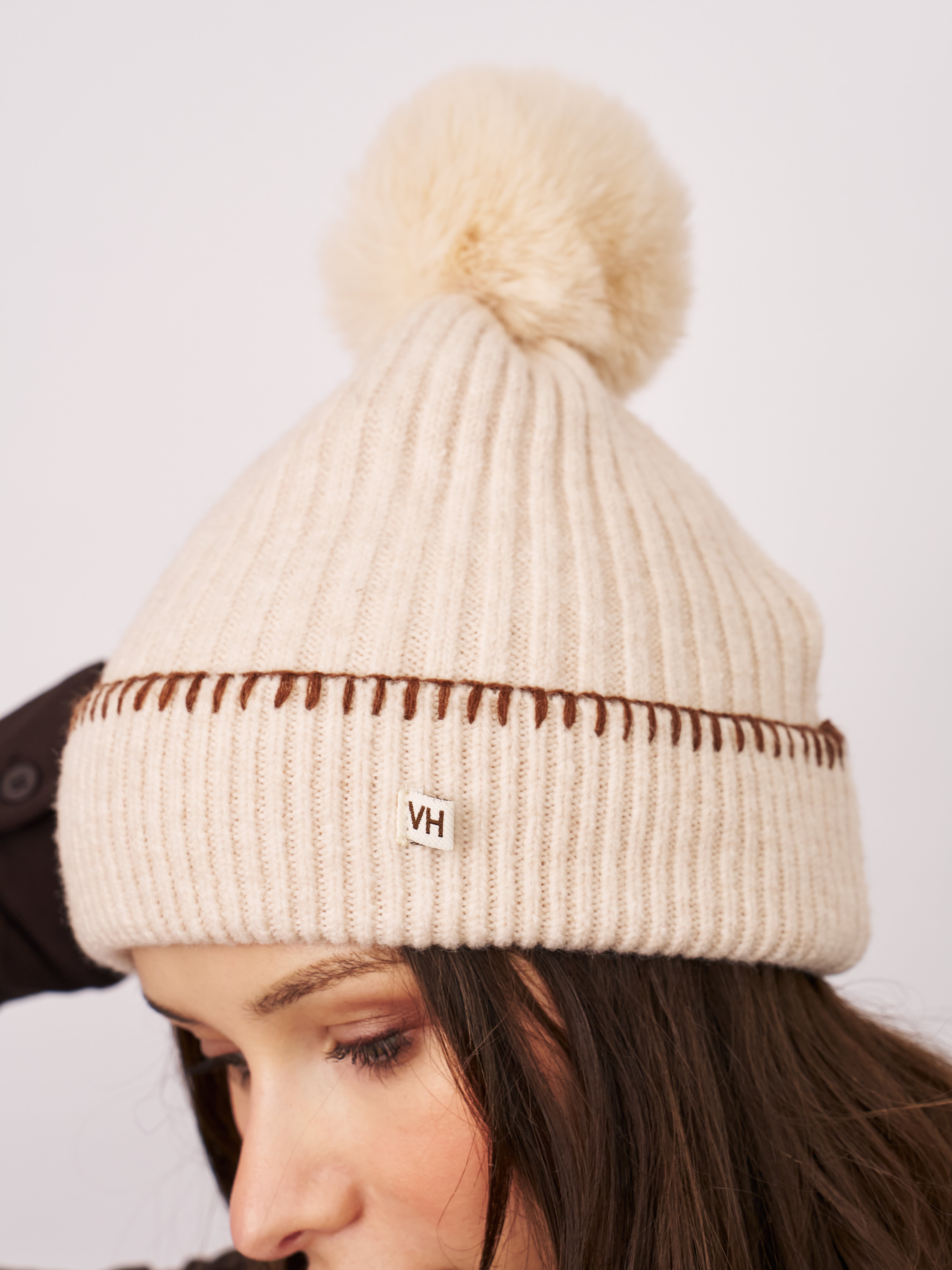 Vintage Havana | RIBBED POMPOM BEANIE - IVORY/TAN
