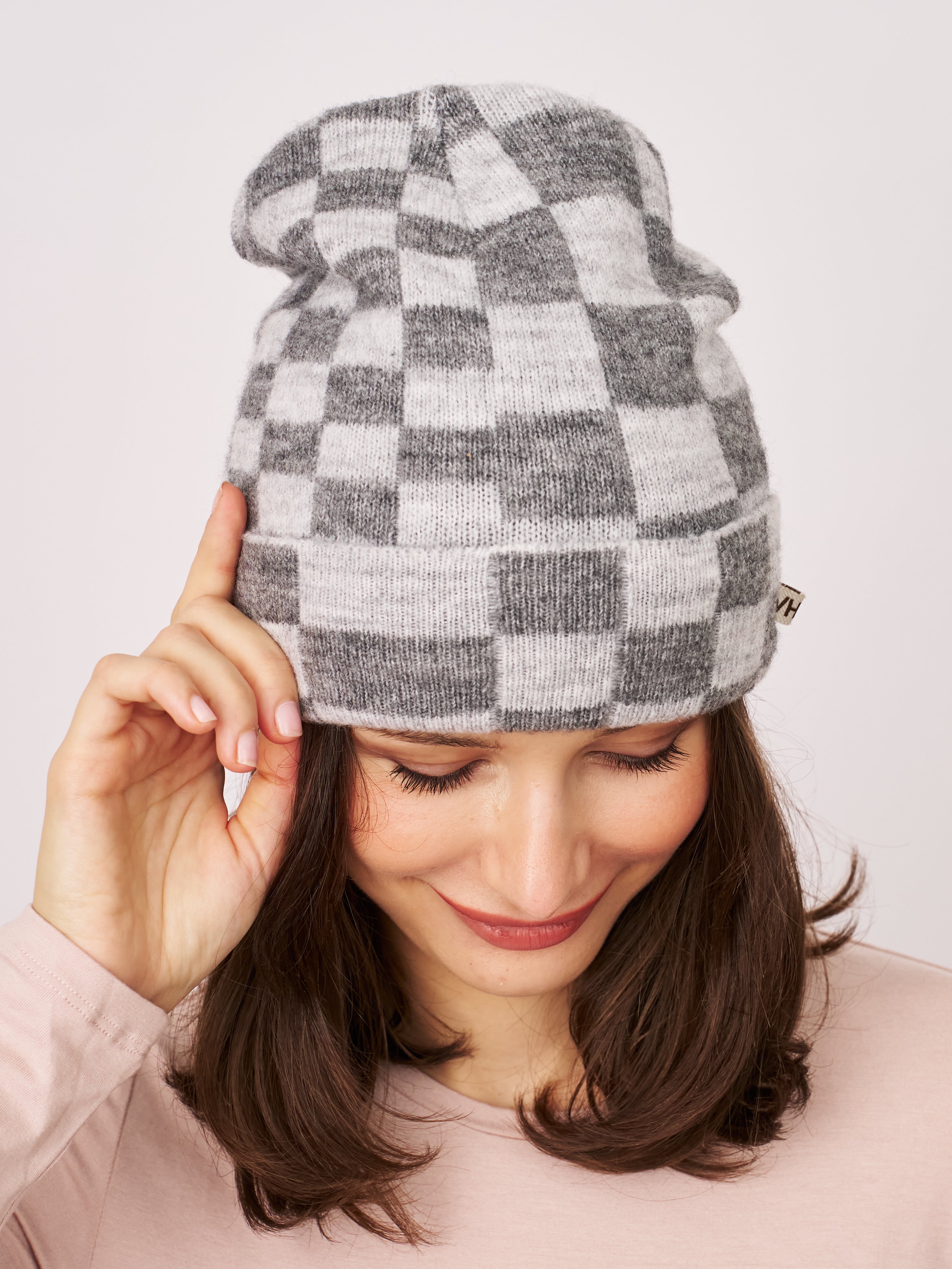 Vintage Havana | CHECK PATTERN BEANIE - GREY