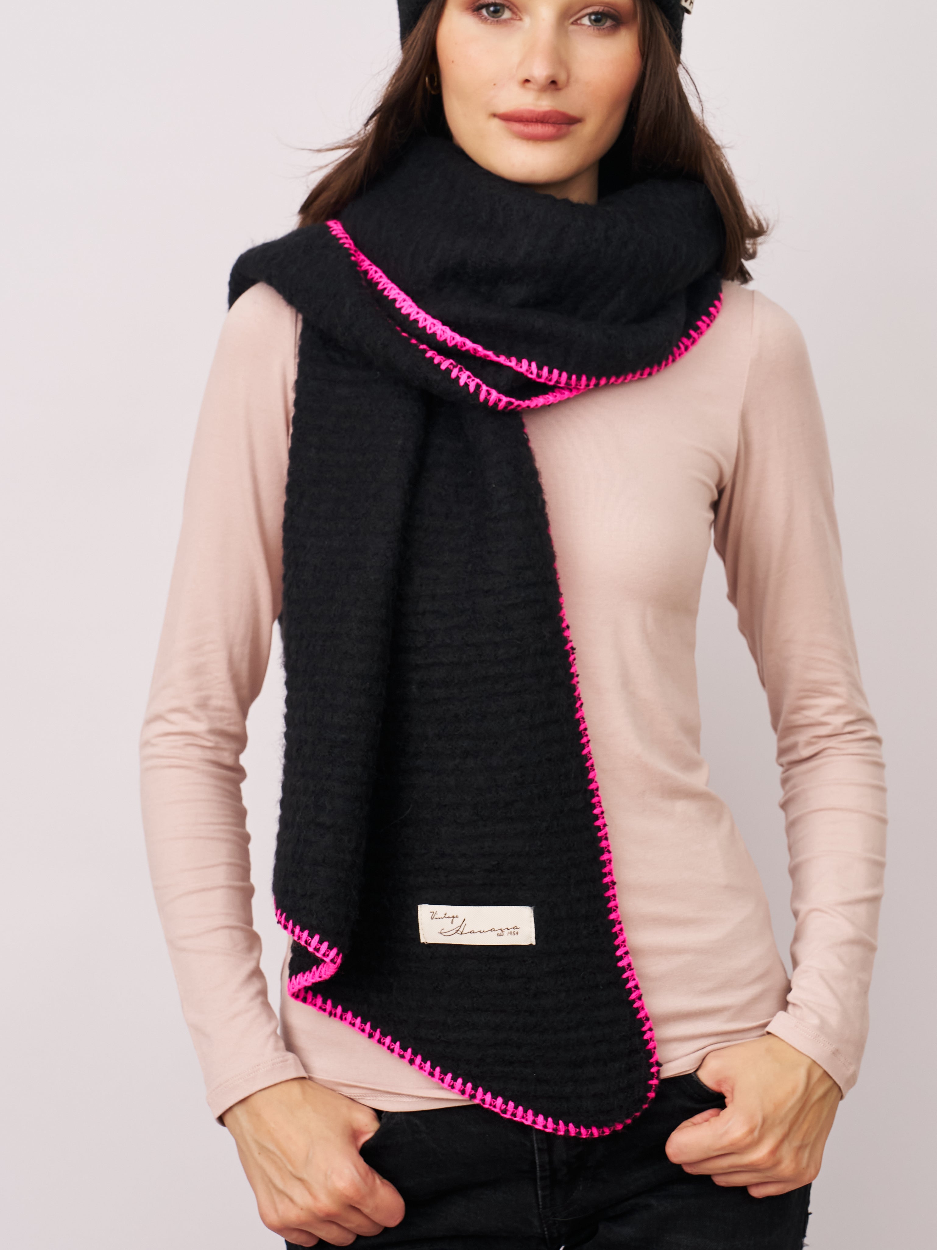 Vintage Havana | BLANKET STITCH KNIT SCARF - BLACK/B PINK