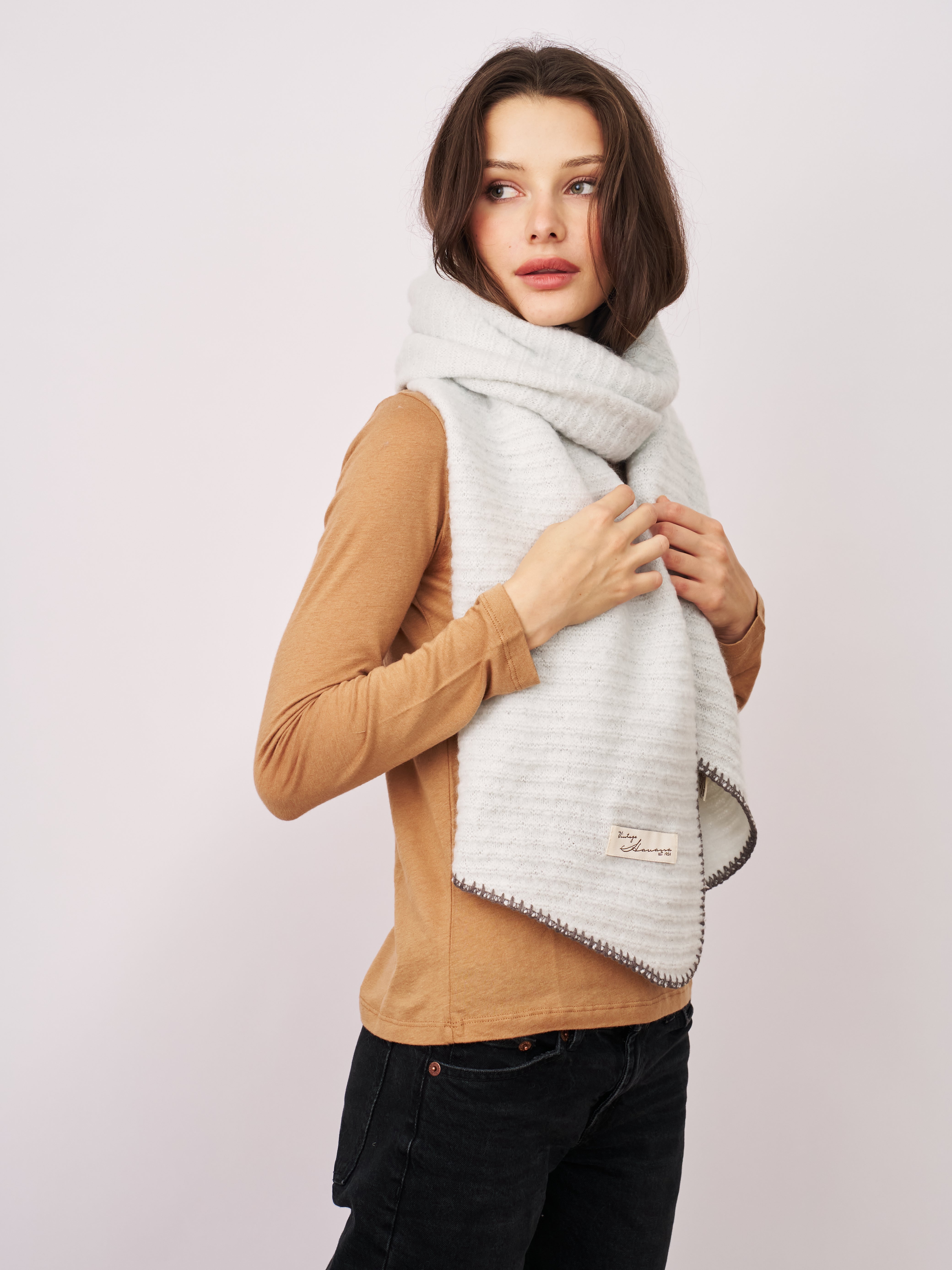 Vintage Havana | BLANKET STITCH KNIT SCARF - GREY/CHARCOAL