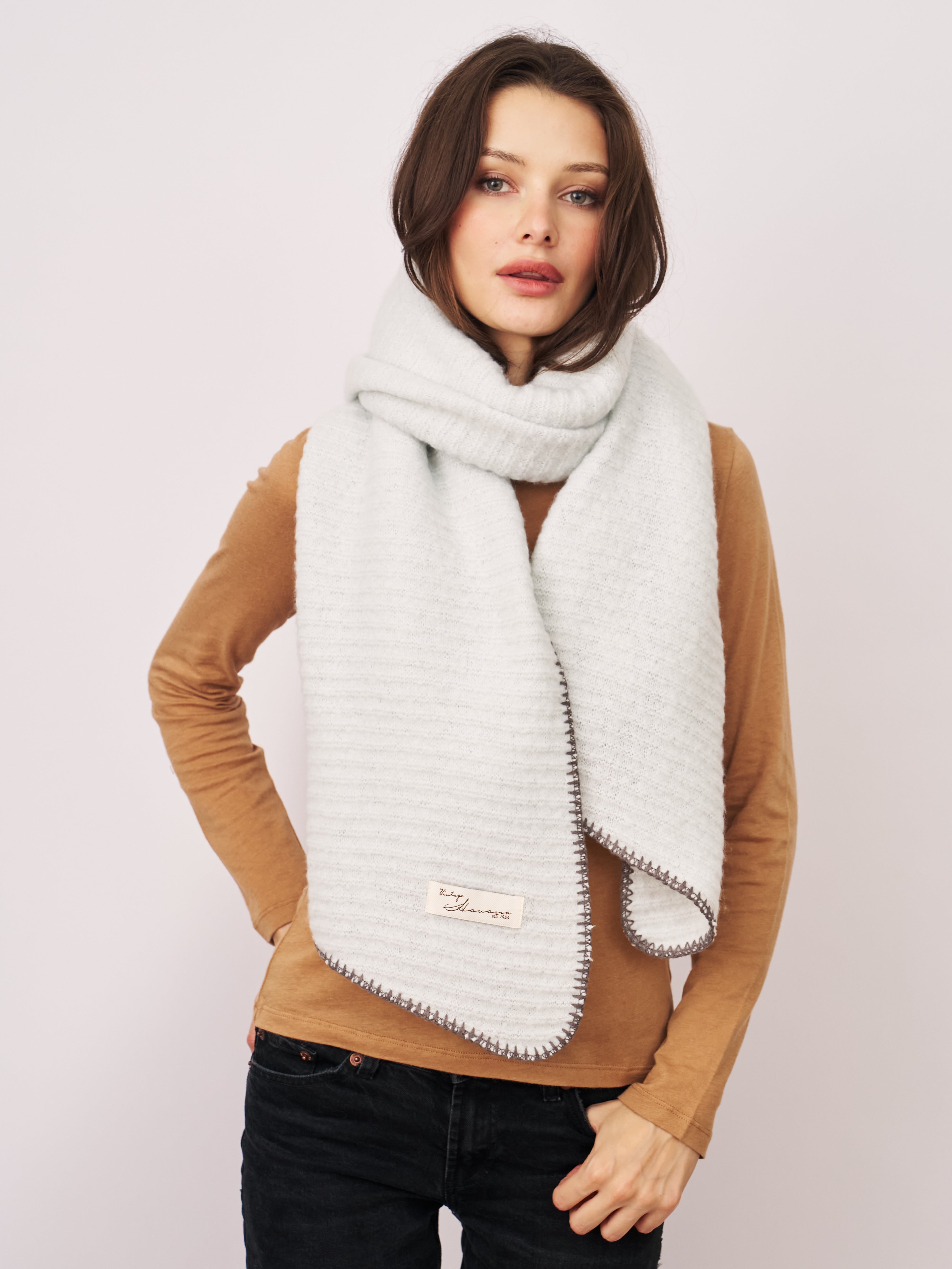 Vintage Havana | BLANKET STITCH KNIT SCARF - GREY/CHARCOAL