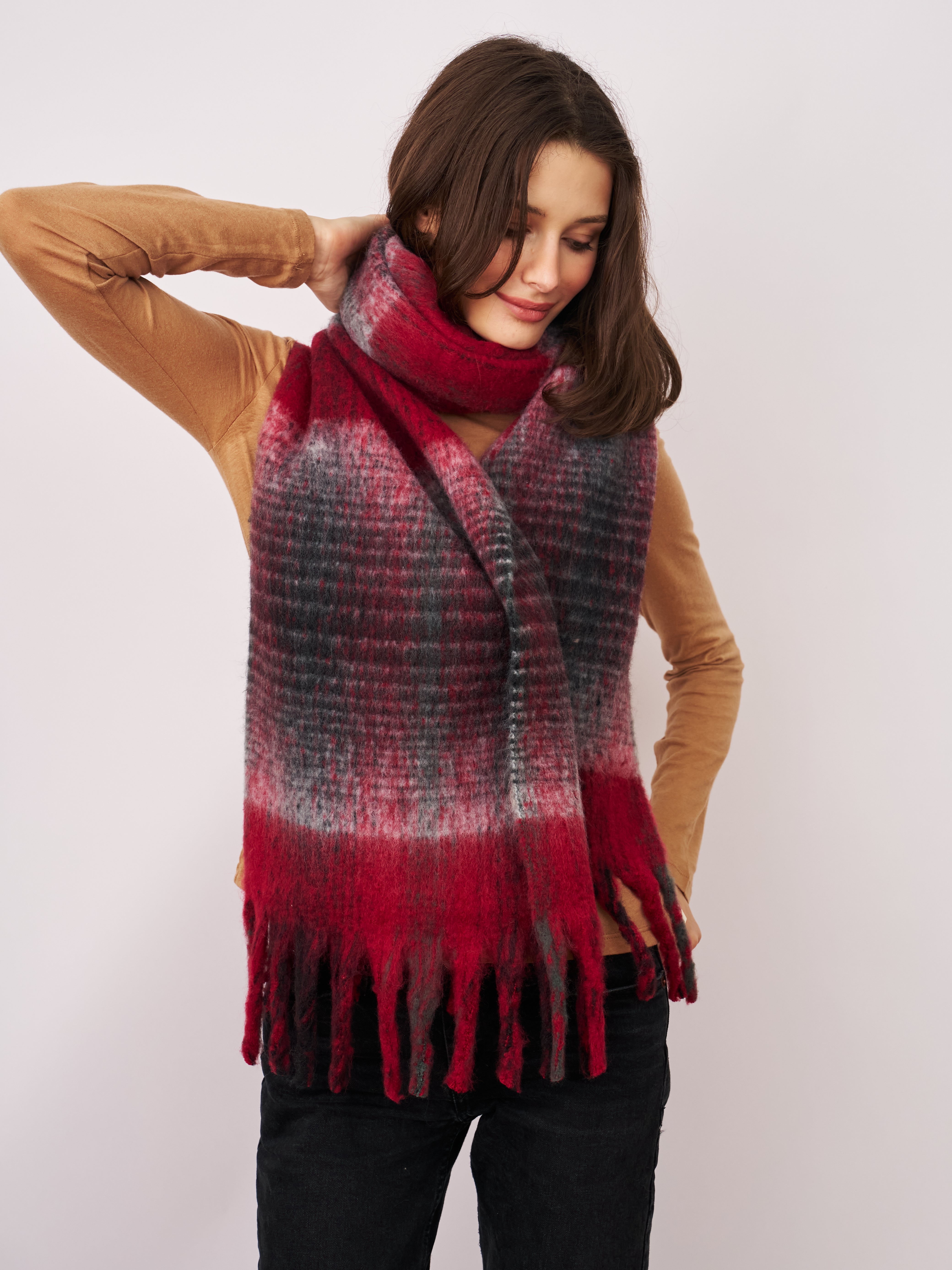 Vintage Havana | CHECK CHUNKY TASSEL SCARF - RED