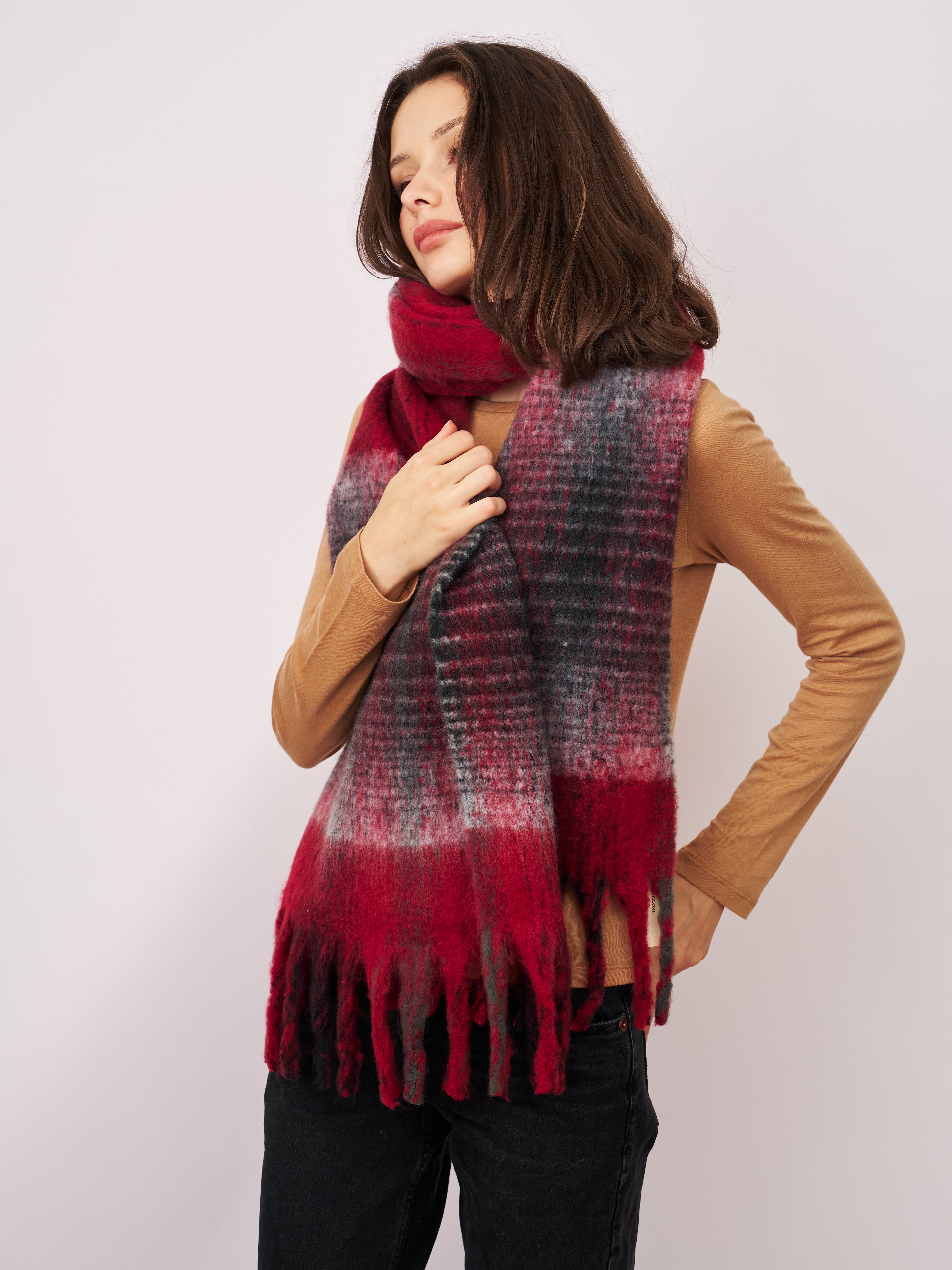 Vintage Havana | CHECK CHUNKY TASSEL SCARF - RED