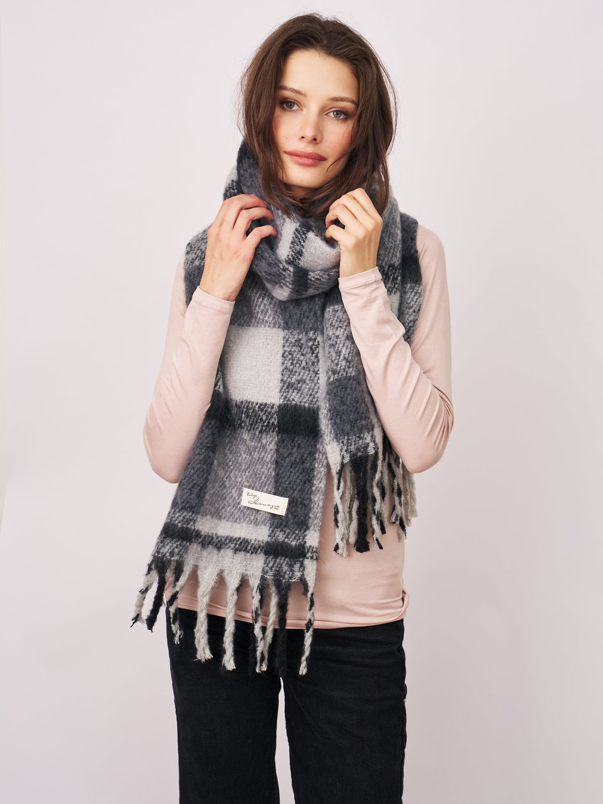 Vintage Havana | CHECK BRUSH TASSEL SCARF - BLACK