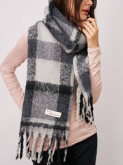 Vintage Havana | CHECK BRUSH TASSEL SCARF - BLACK