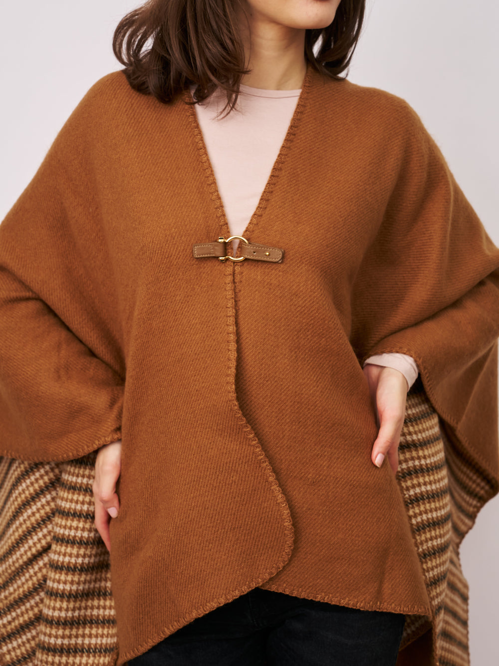Vintage Havana | WHIPSTITCH RUANA - TAN/IVORY
