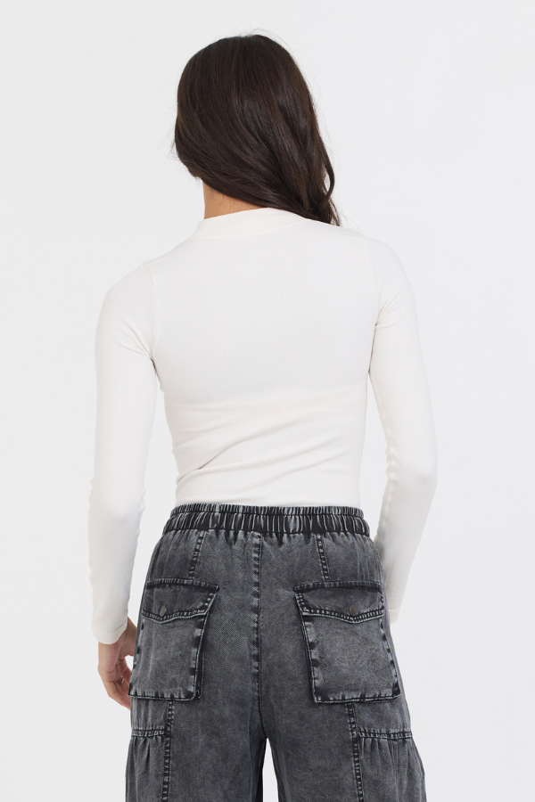 Vintage Havana | Pale Ivory Seamless Mock Neck Top