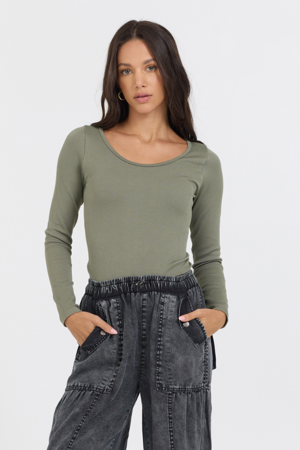 Vintage Havana | Olive Seamless Long Sleeve Tee